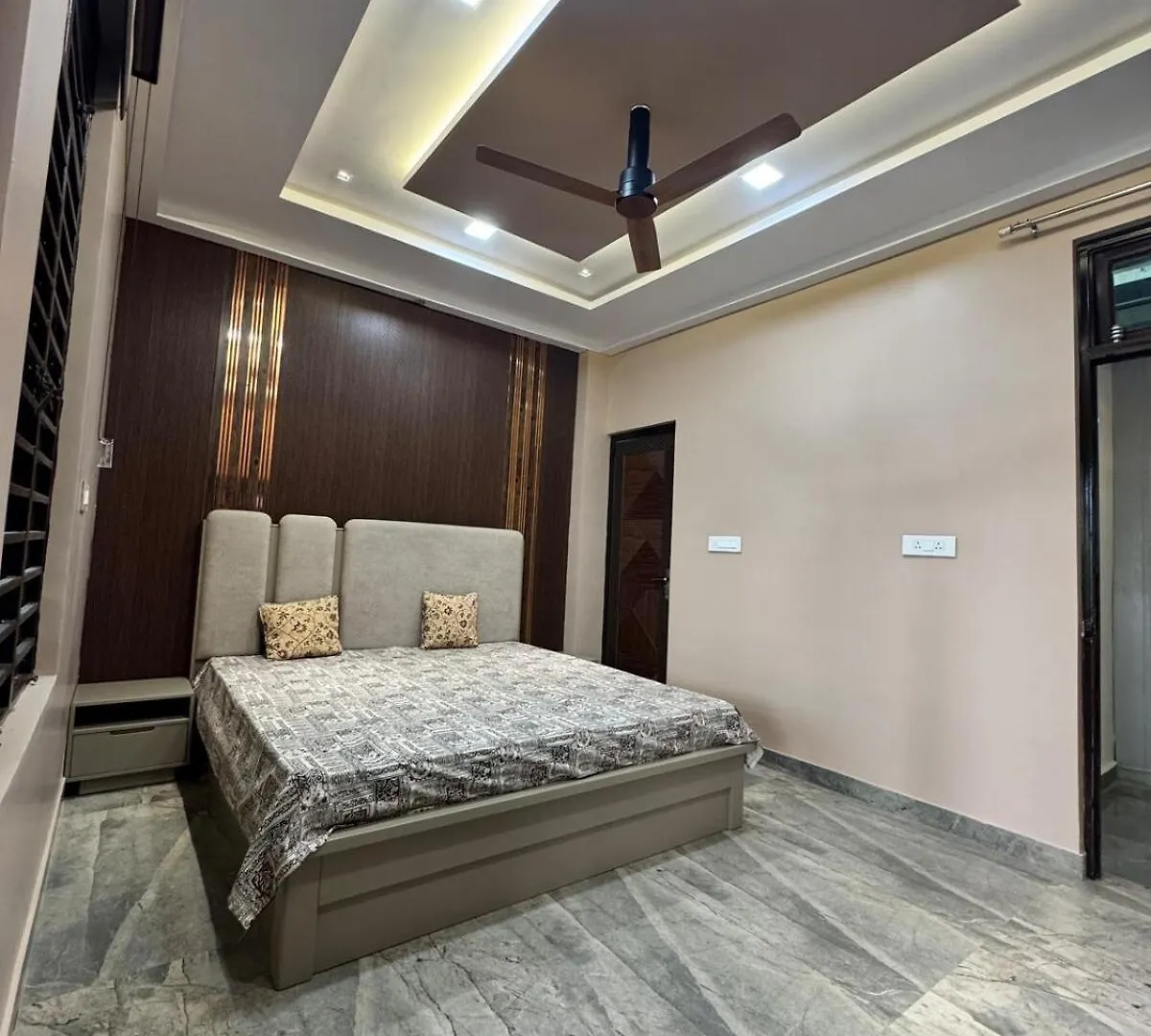 Ranaut Villa Agra